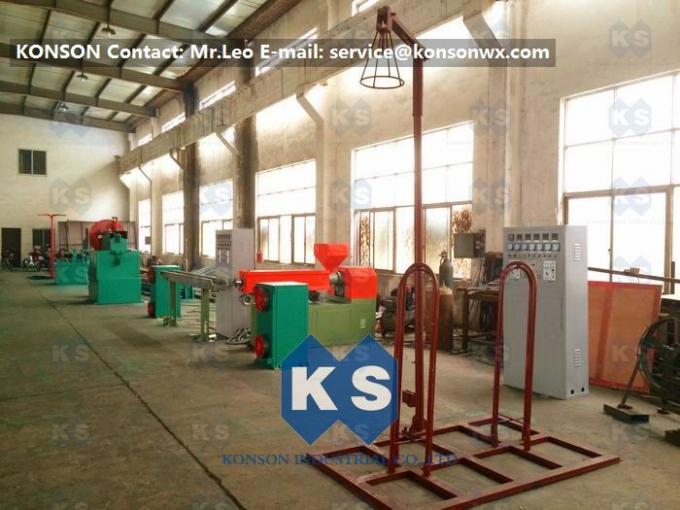 Alta máquina de capa del PVC de la conformabilidad para la cadena de producción de Gabion de las cestas de Gabion